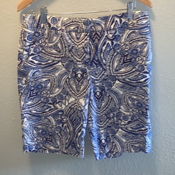 Talbots Women's Bermuda Shorts Blue & White Paisley Walking Long Women’s Sz 10 - Picture 2 of 8